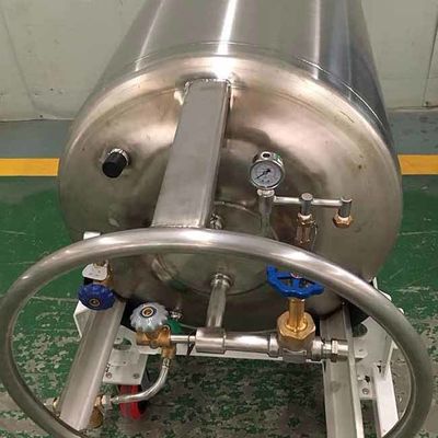 액에게 210 리터를 지어주는 164-500L 액화질소 탱크 압력